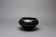Juan%20Tafoya%2C%20%3Cb%3E%3Ci%3E%20Feather%20Pot%3C%2Fi%3E%3C%2Fb%3E%2C%201995%2C%20burnished%20ceramic%20with%20slip%2C%20The%20Elizabeth%20Cole%20Butler%20Collection%2C%20%26%23169%3B%20unknown%2C%20research%20required%2C%202013.17.11